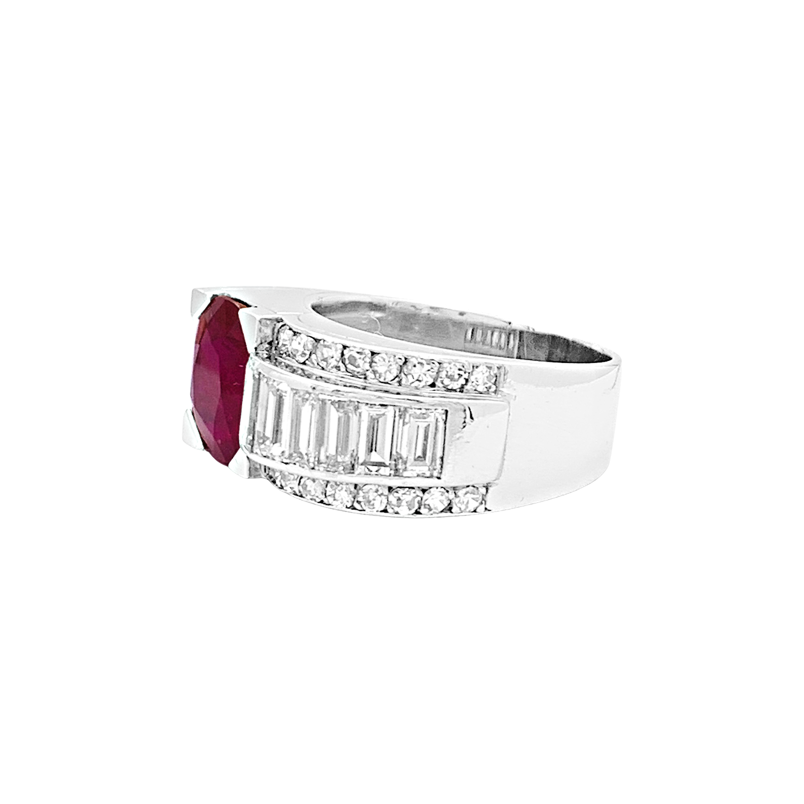 Bague tank platine, rubis et diamants. 4
