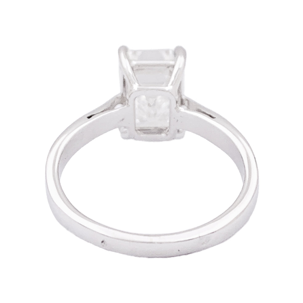 Bague taille émeraude, or blanc. 5