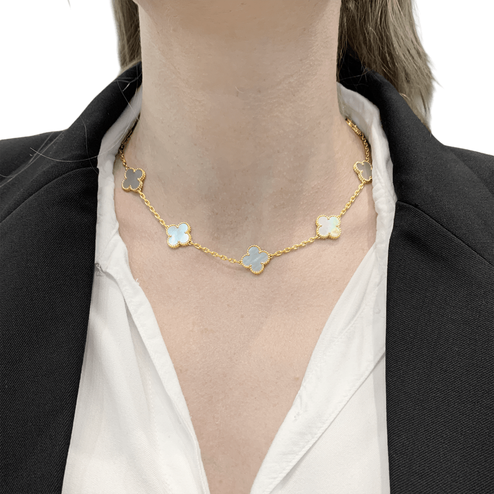 Collier Van Cleef & Arpels, "Vintage Alhambra", or jaune et nacre. 5