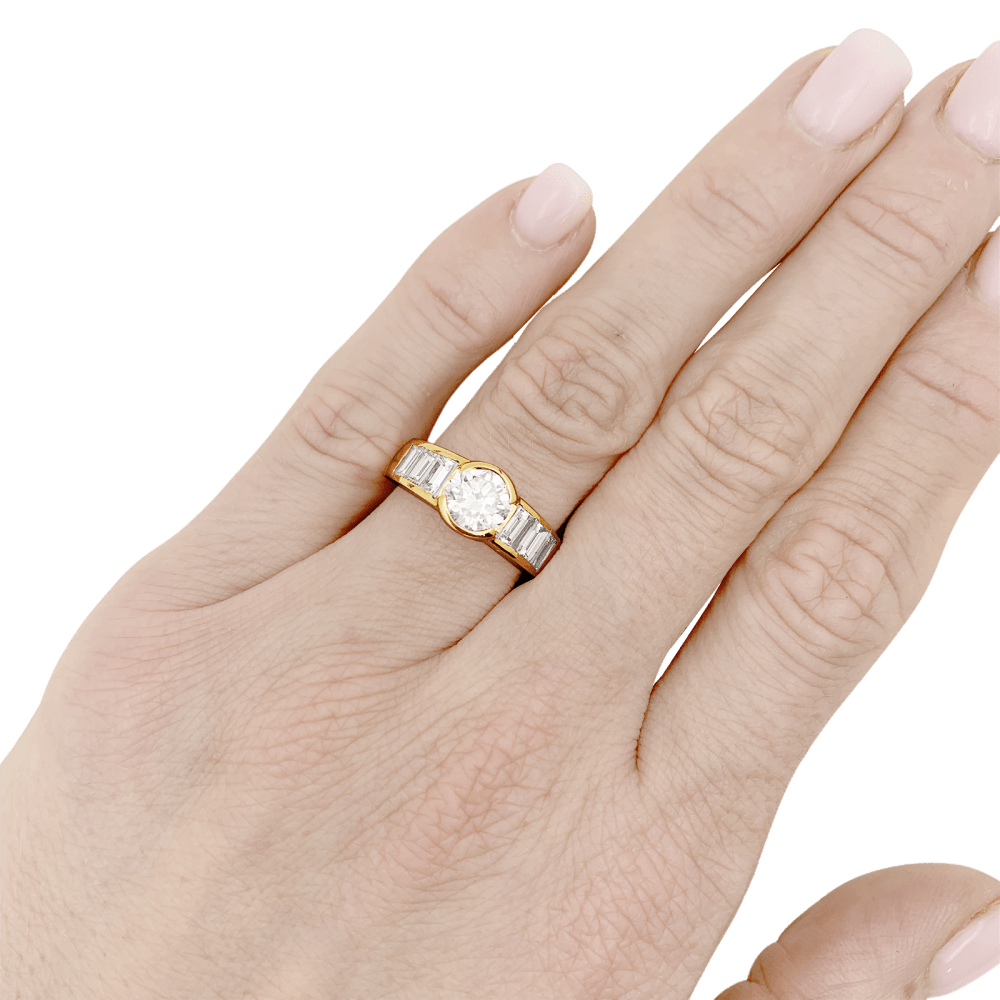 Bague or jaune et diamants. 6