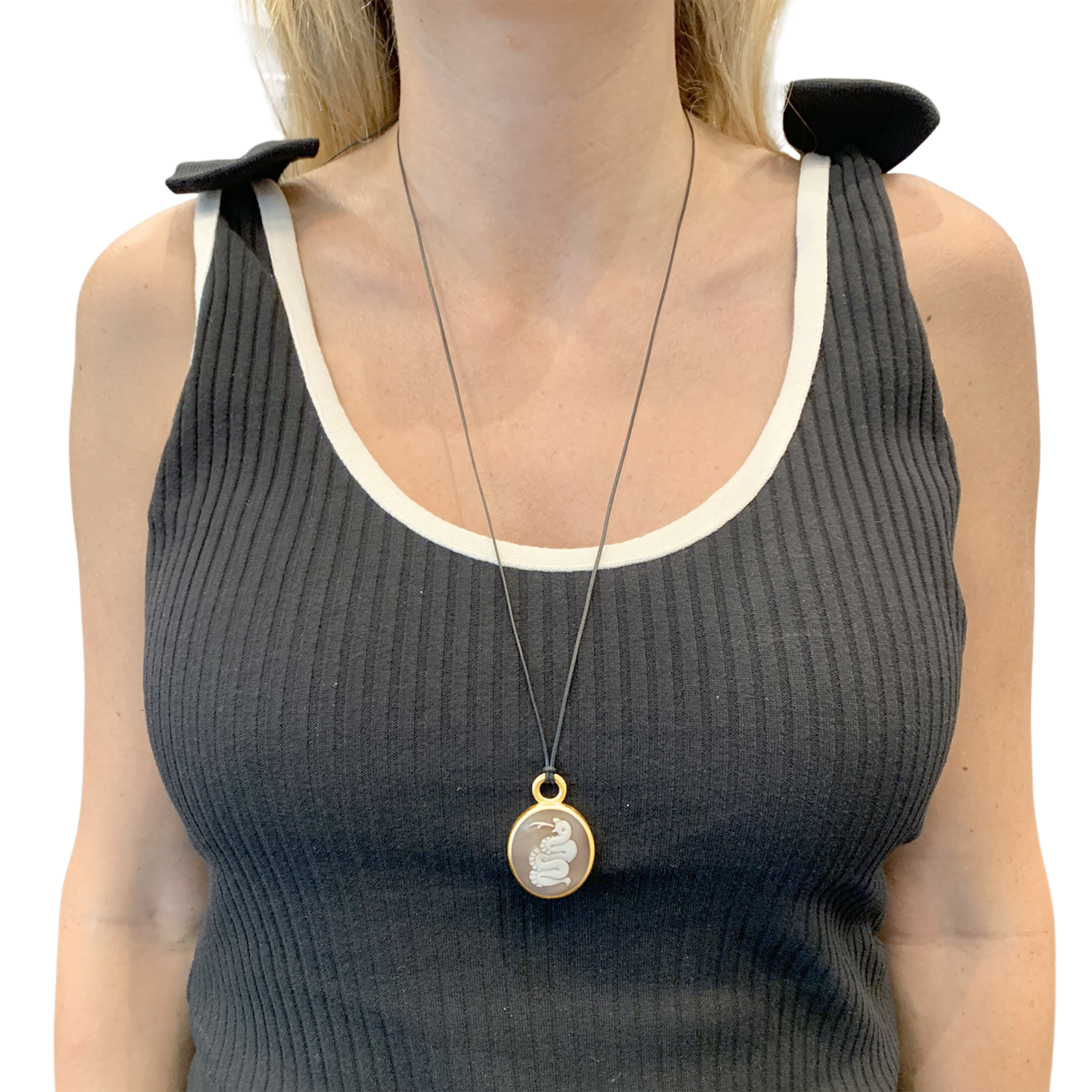 Pendentif Pomellato, "Eva", or rose, camée coquille. 5