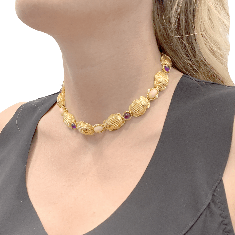 Collier transformable en deux bracelets or jaune, corail, améthyste et diamants. 8