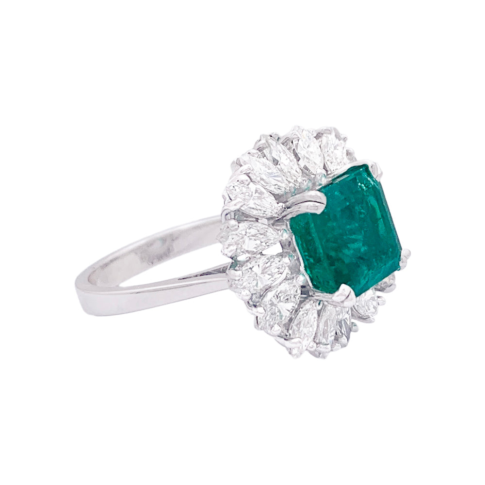 Bague or blanc, diamants, émeraude. 4
