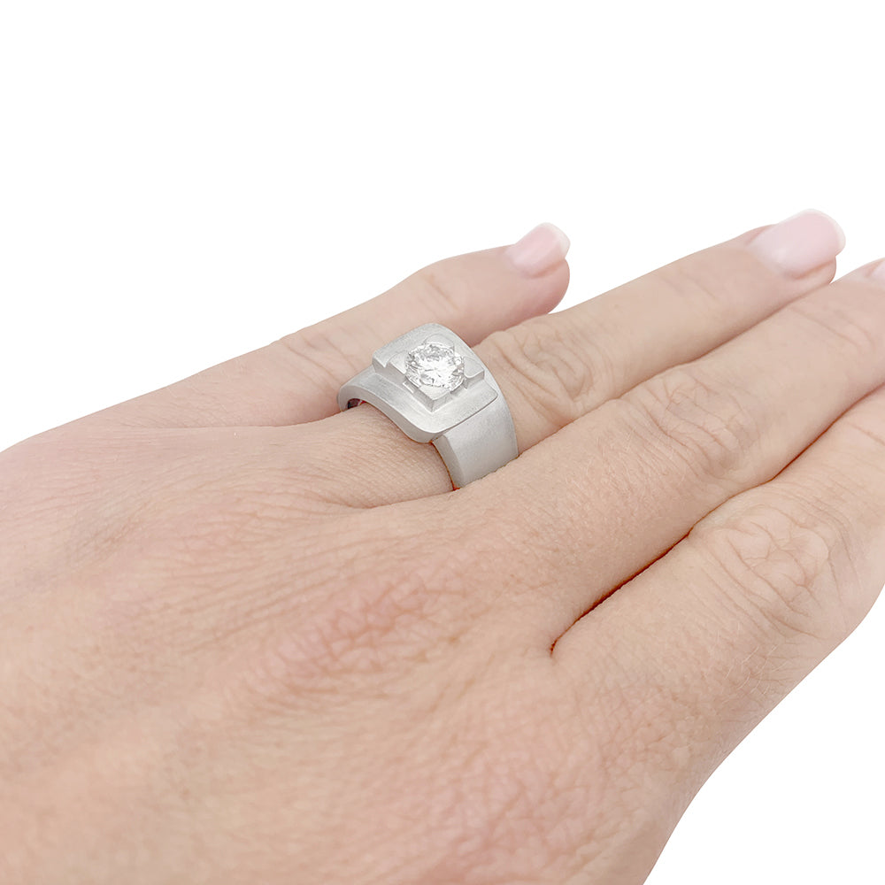 Bague chevalière, or blanc, diamant. 2