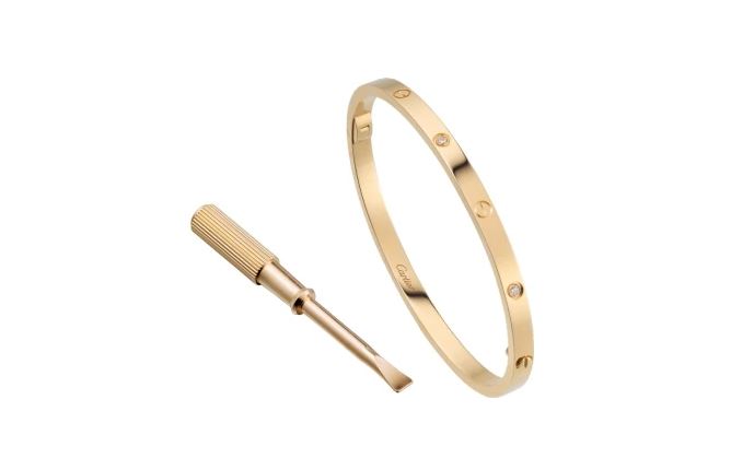 Bracelet Love Cartier d’occasion : une preuve d’amour au poignet