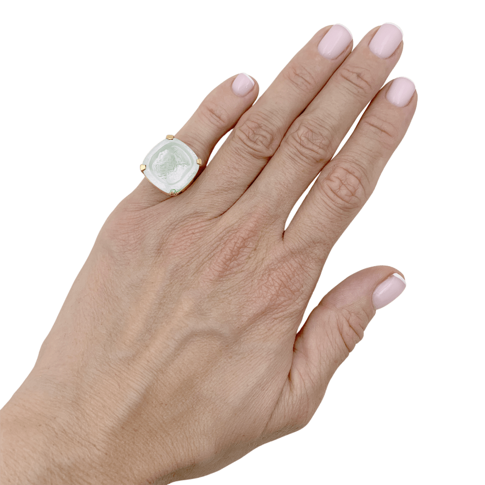 Bague or jaune, intaille sur aigue-marine.  6