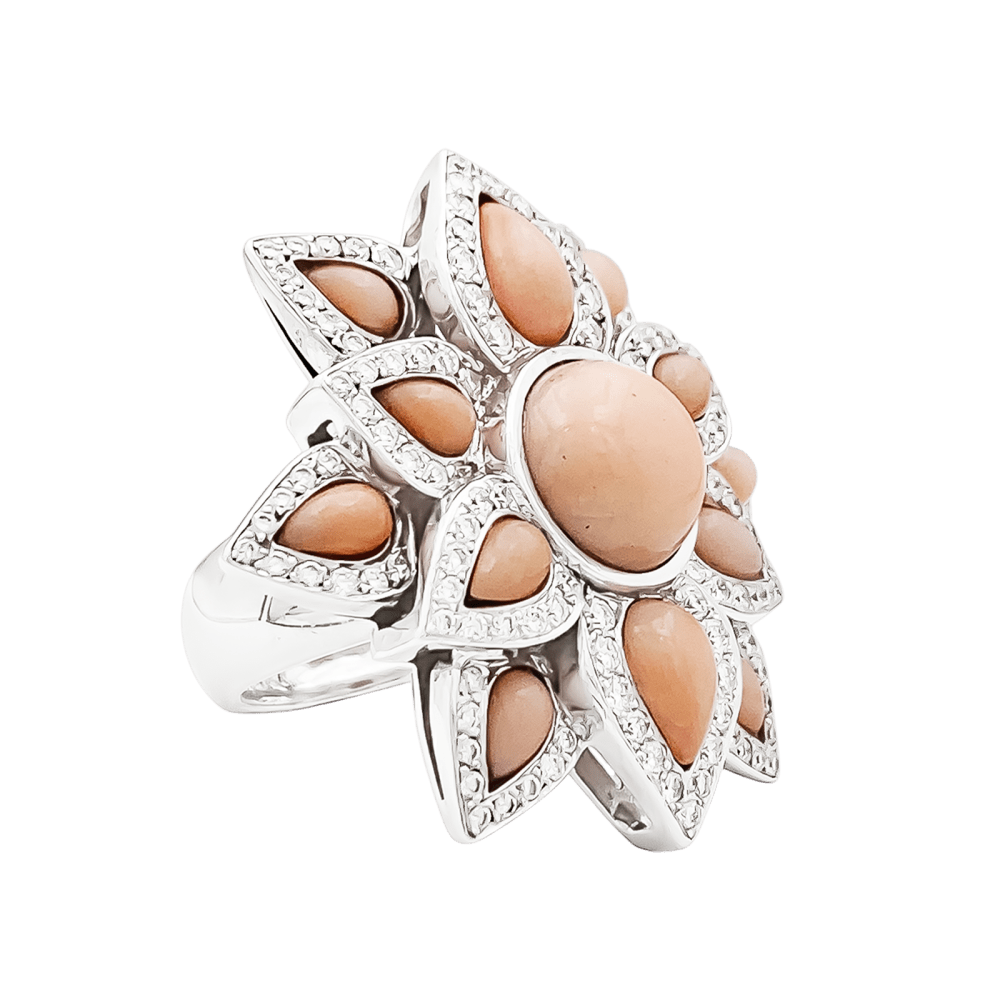 Bague fleur, or blanc, diamants et corail peau d'ange. 3