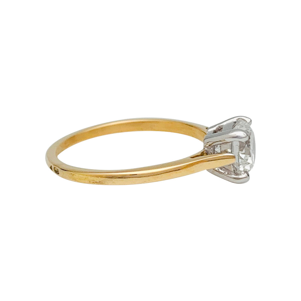 Bague sertie d’un diamant taille brillant. Certificat HRD N°031379 de 1979 1,03 carat H VVS2.  Certificat LFG 391420 de 2022. 2,2gr 5