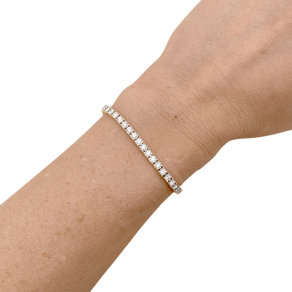 Bracelet ligne deux ors, diamants, 2 carats.  6
