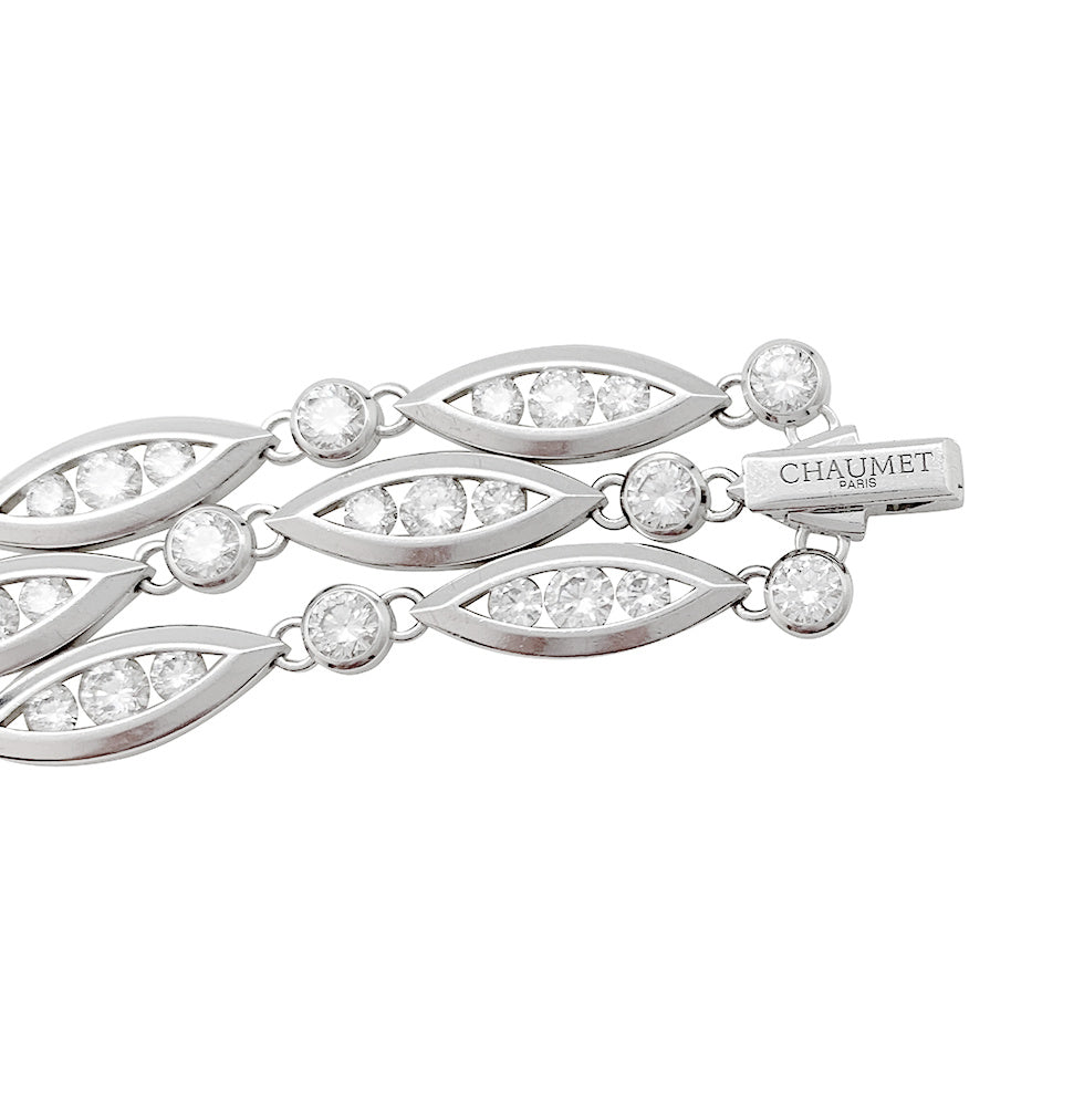 Bracelet Chaumet en or blanc modèle "Classique", diamants. 3
