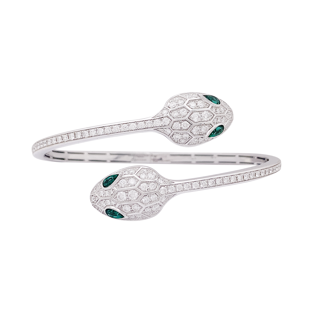 Bracelet Bulgari "Serpenti Seduttori" or blanc, diamants, émeraudes. 4