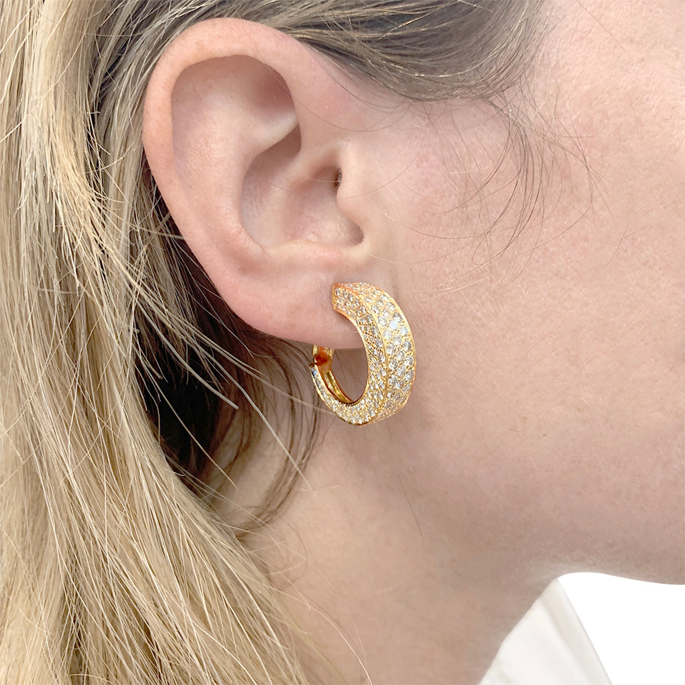 Clips d'oreilles O.J Perrin "Arena", or jaune, diamants. 6