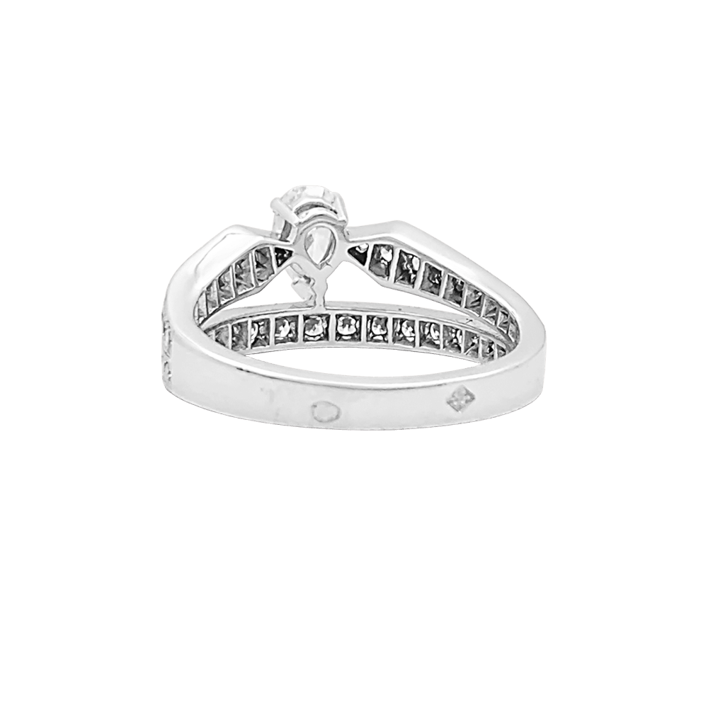Bague CHAUMET, «Joséphine Diadème », or blanc, diamants.  3