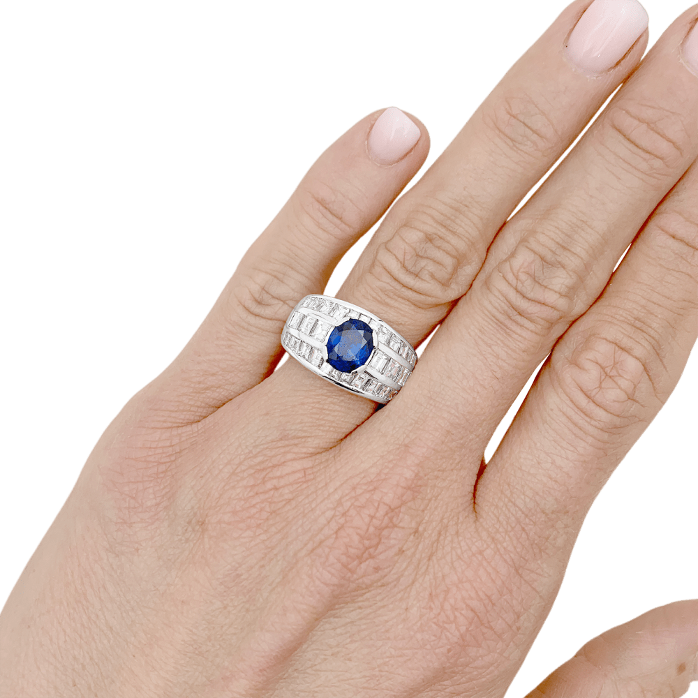 Bague or blanc, saphir et diamants.  6