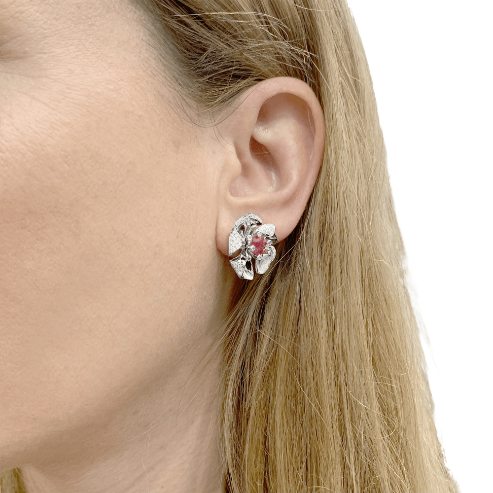 Boucles d'oreilles Mellerio, "Fleurs", or blanc, tourmalines, diamants.  6