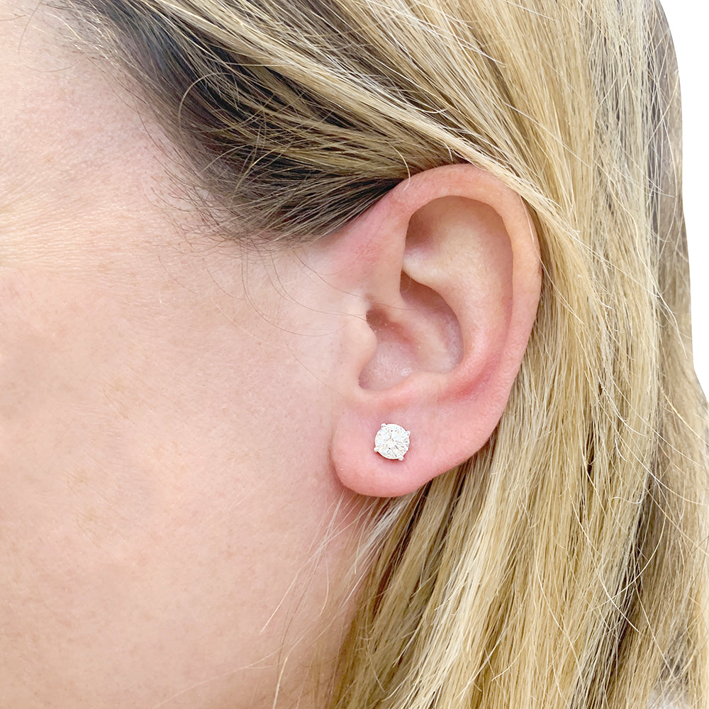 Puces d'oreilles or blanc, diamants. 6