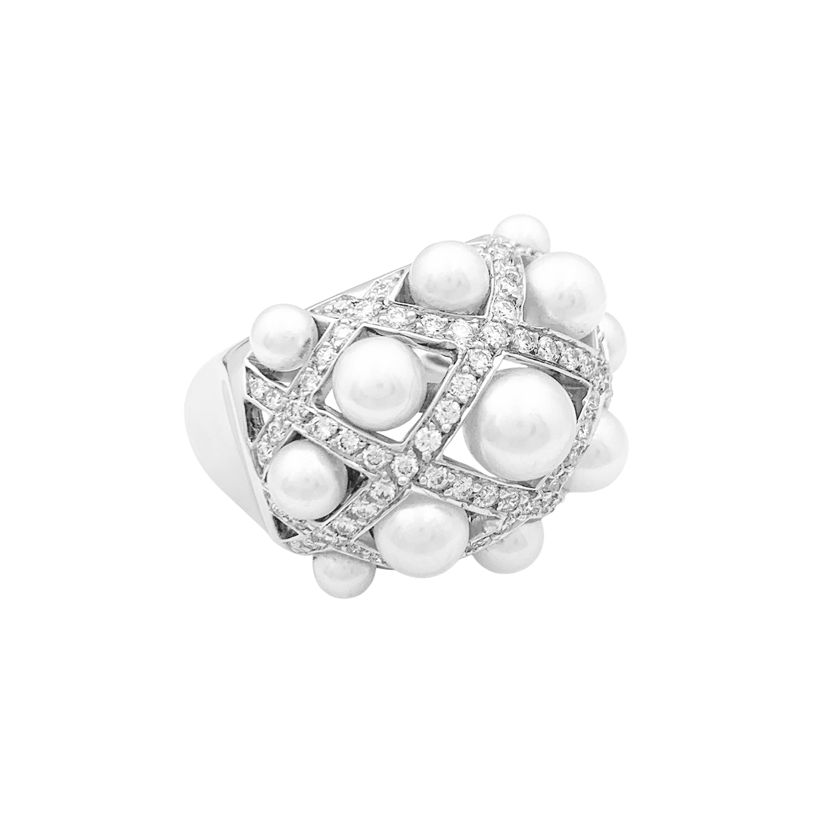 Bague CHANEL, "Baroque", or blanc, diamants, perles. 2