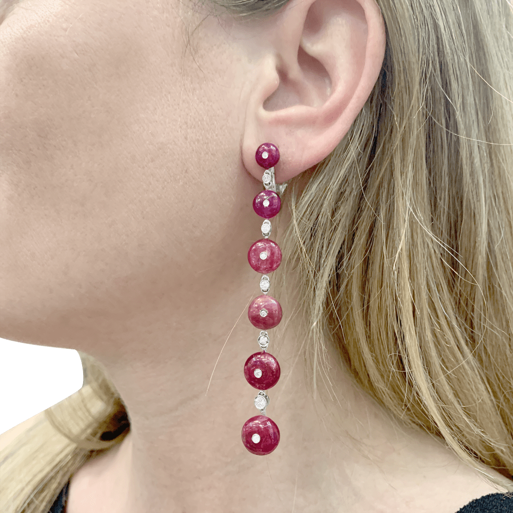 Boucles d'oreilles Repossi, or blanc, rubis et diamants. 6