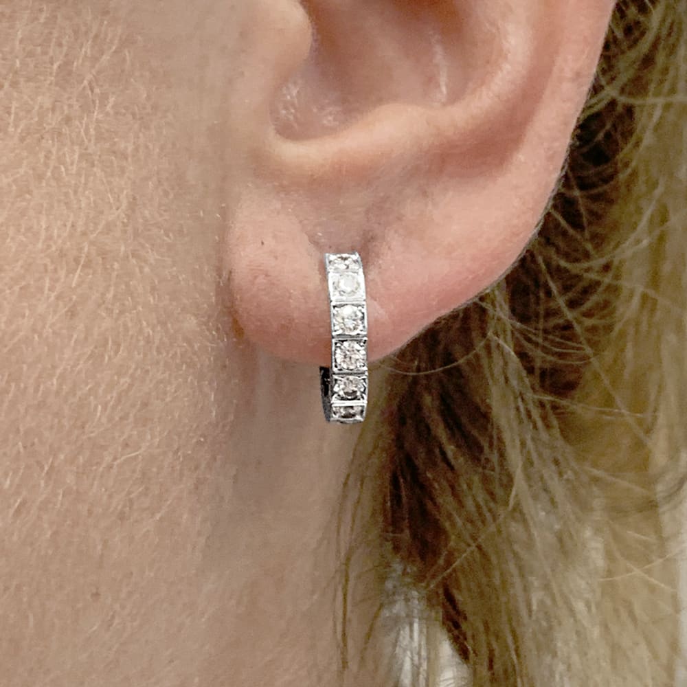 Boucles d'oreilles Cartier, "Lanière", or blanc et diamants. Petit modèle.  6