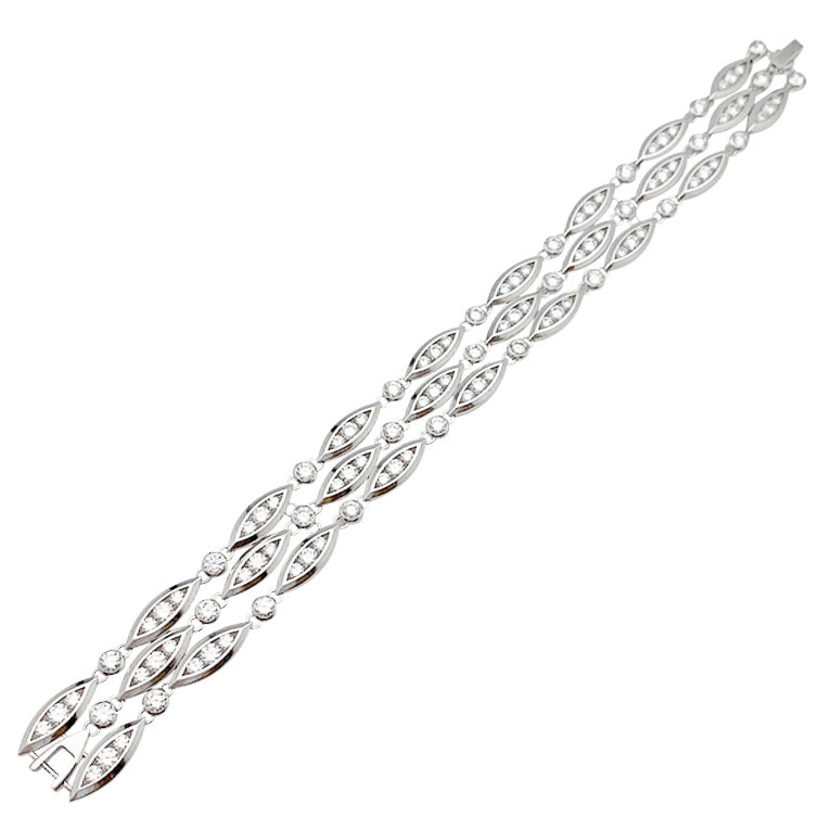 Bracelet Chaumet en or blanc modèle "Classique", diamants. 4