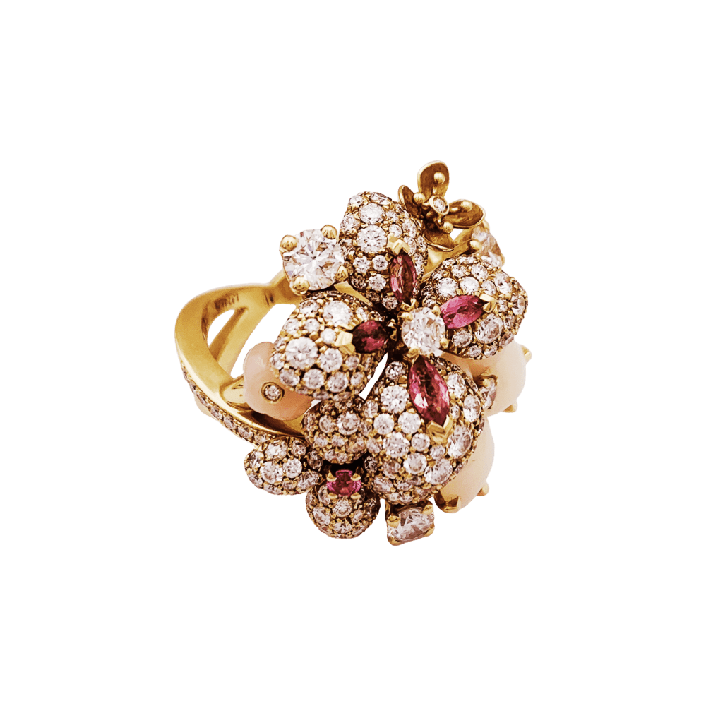 Bague Chaumet, « Hortensia Aube rosée », or rose, diamants, saphir rose et opales roses.  4