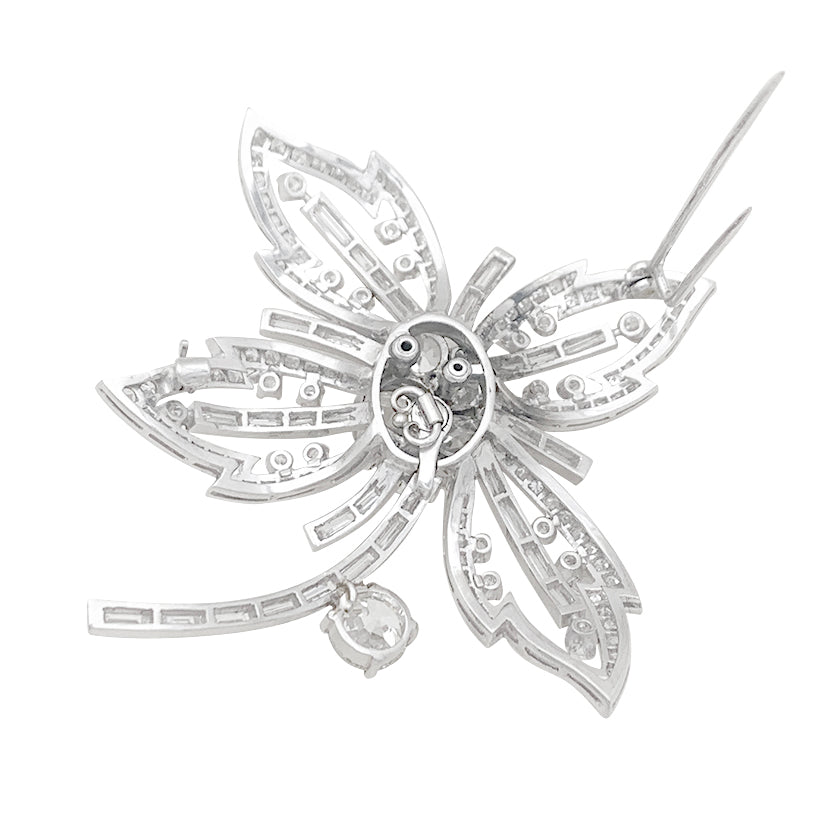 Broche "Fleur" platine, or blanc, diamants. 1