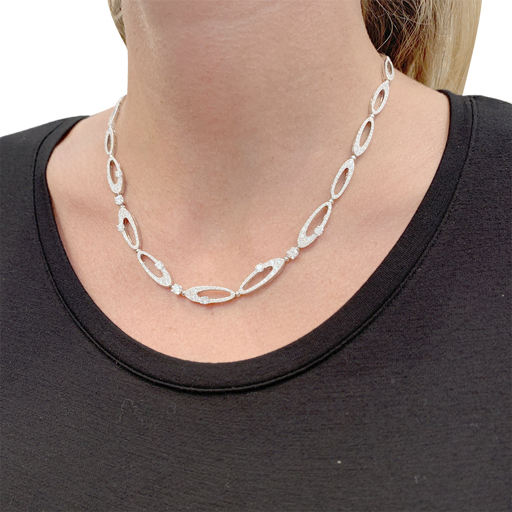 Collier Bulgari "Elisia", or blanc et diamants. 5