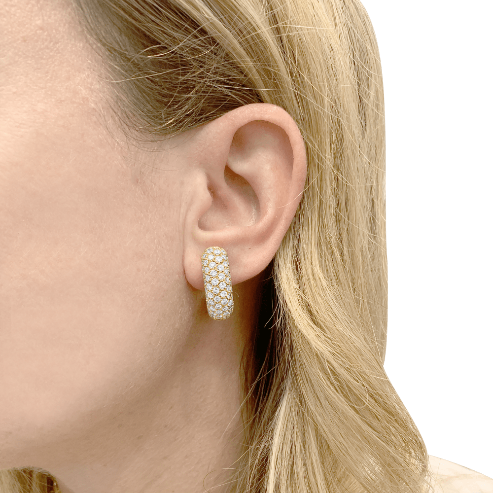 Boucles d'oreilles demi-créoles or jaune et diamants. 4