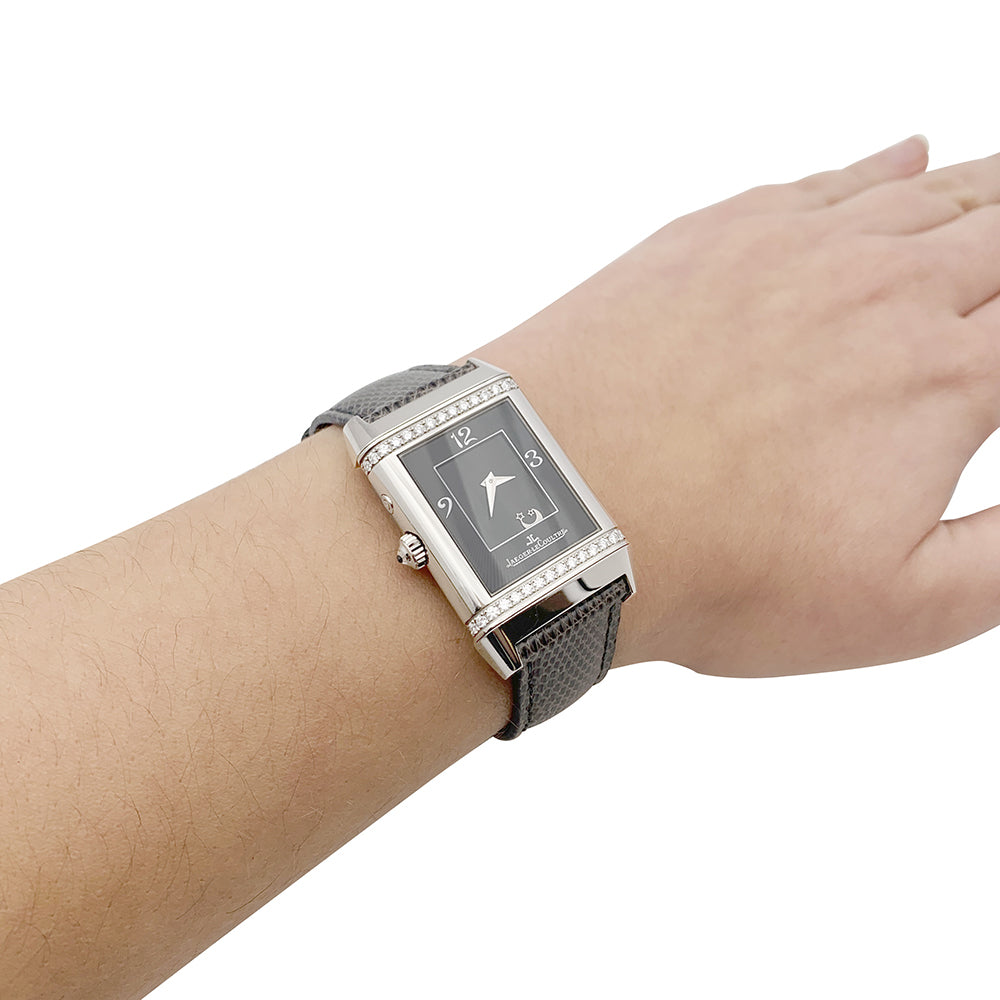 Montre Jaeger-LeCoultre, "Reverso Duetto", en or blanc et diamants. 7