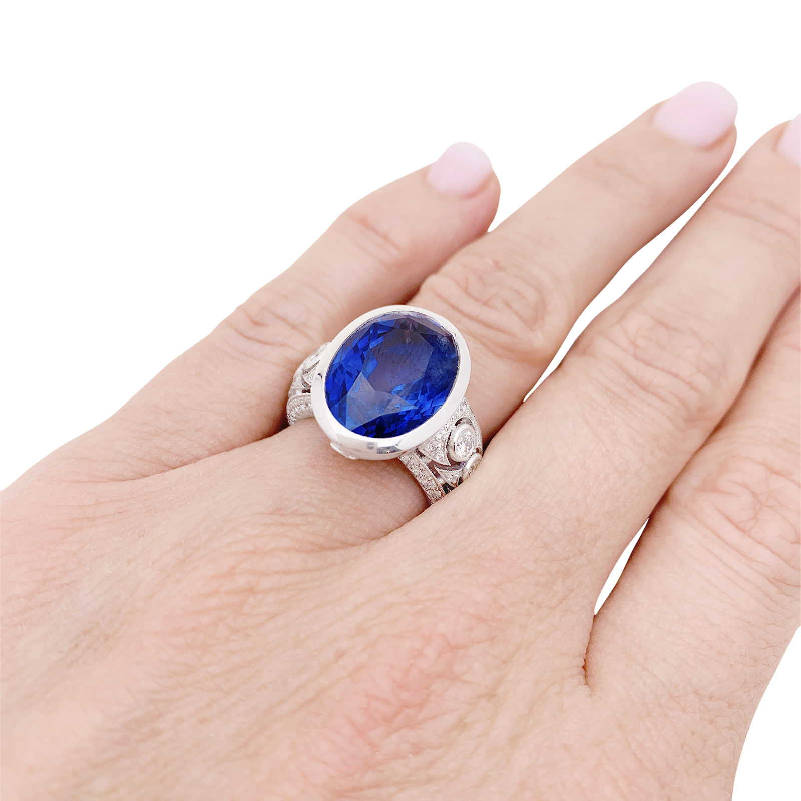 Bague en or blanc, saphir et diamants.  7