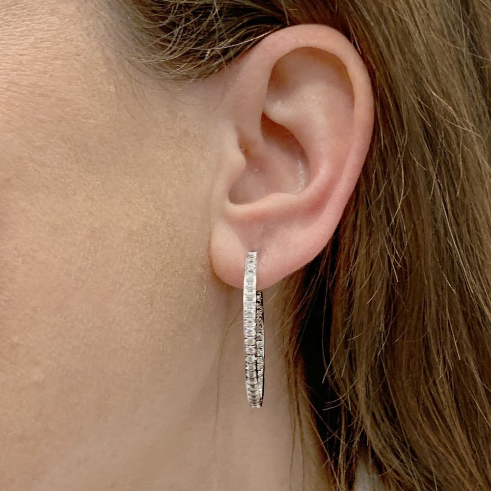 Boucles d'oreilles Cartier, or blanc et diamants. 6