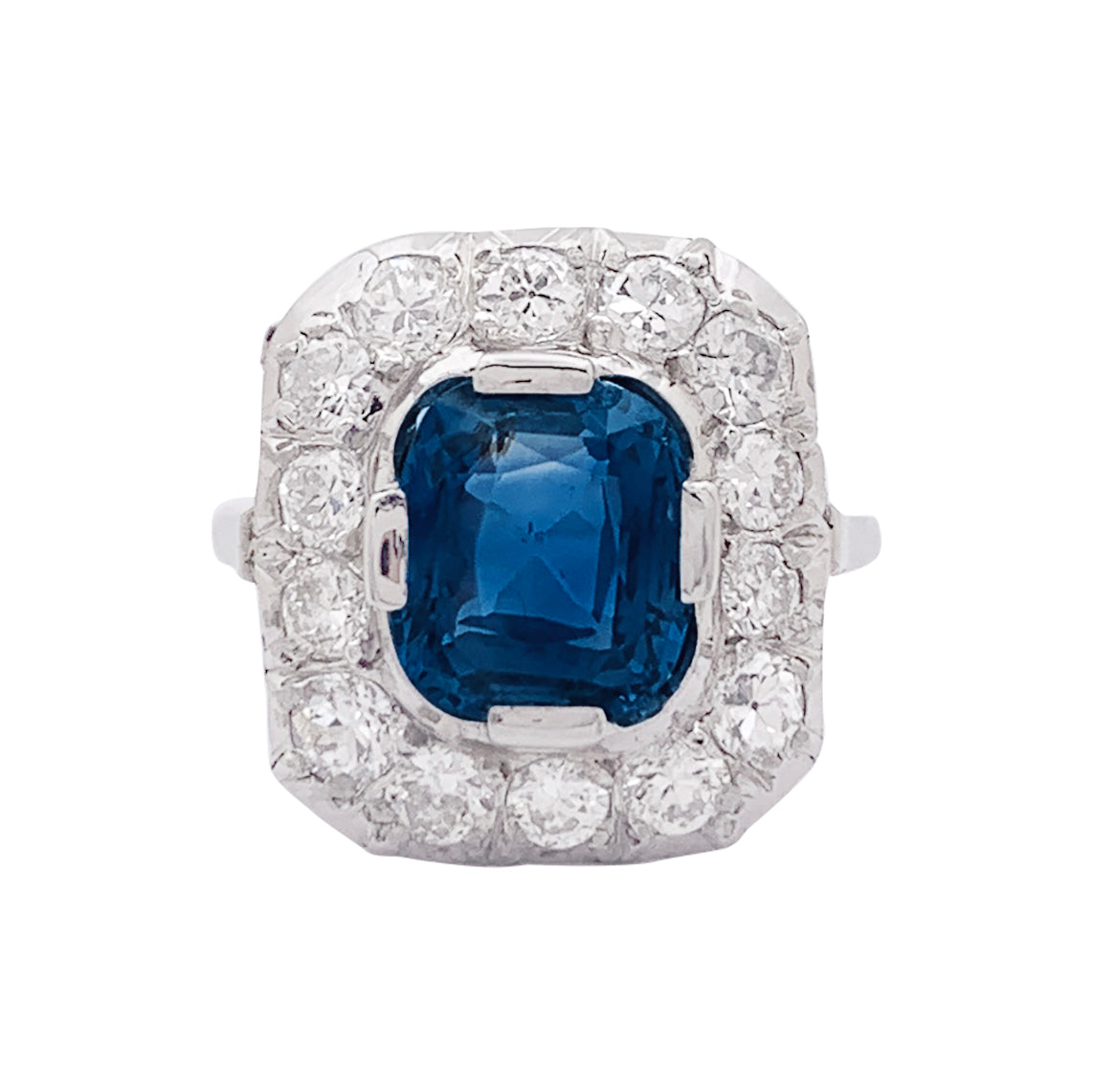 Bague "Pompadour" platine, or blanc, saphir, diamants. 5