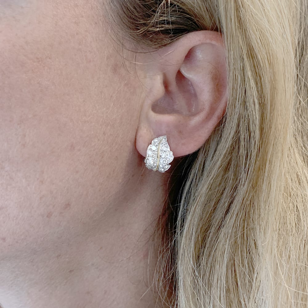Boucles d'oreilles feuilles deux tons d'or et diamants.   6
