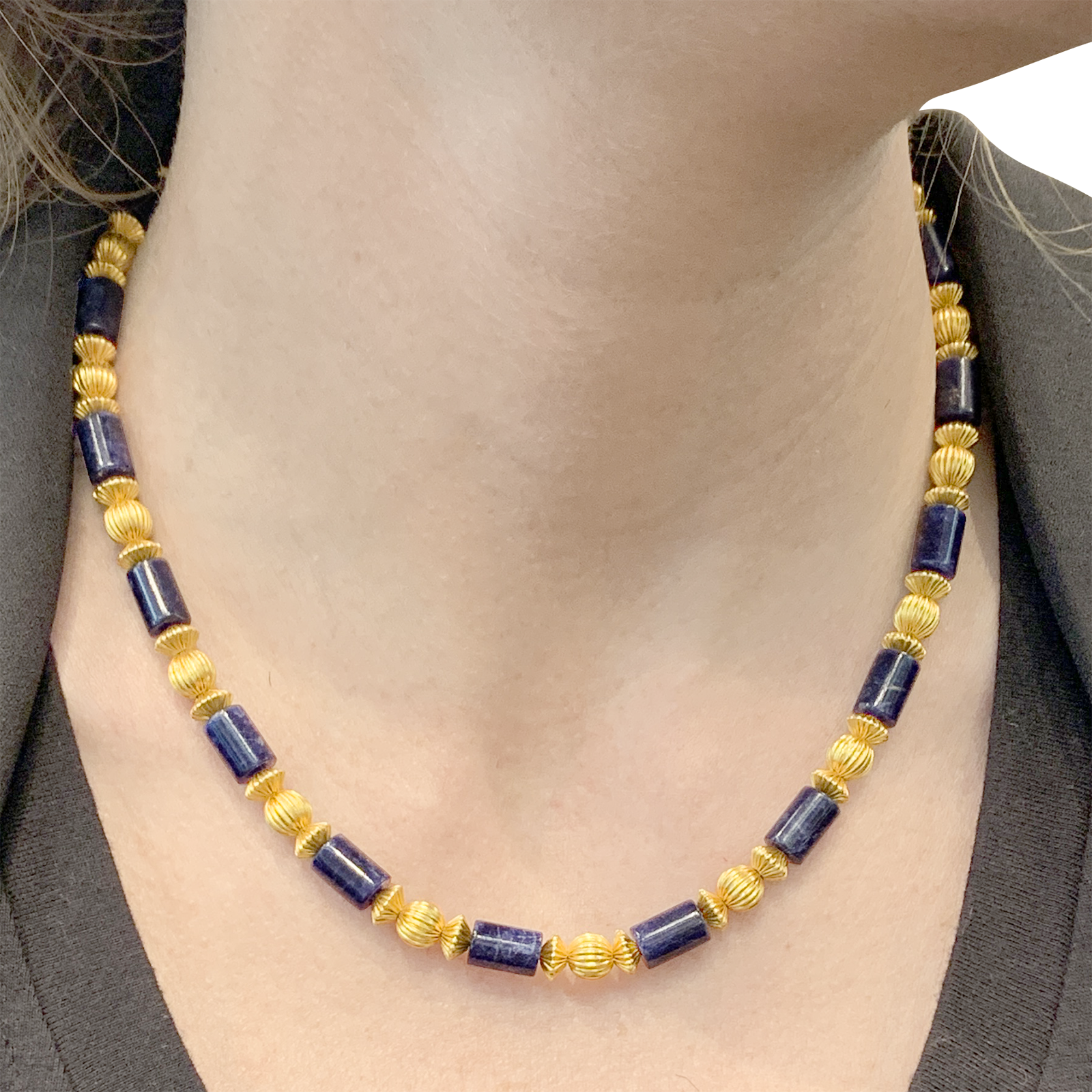 Collier Lalaounis, or jaune, sodalites. 5