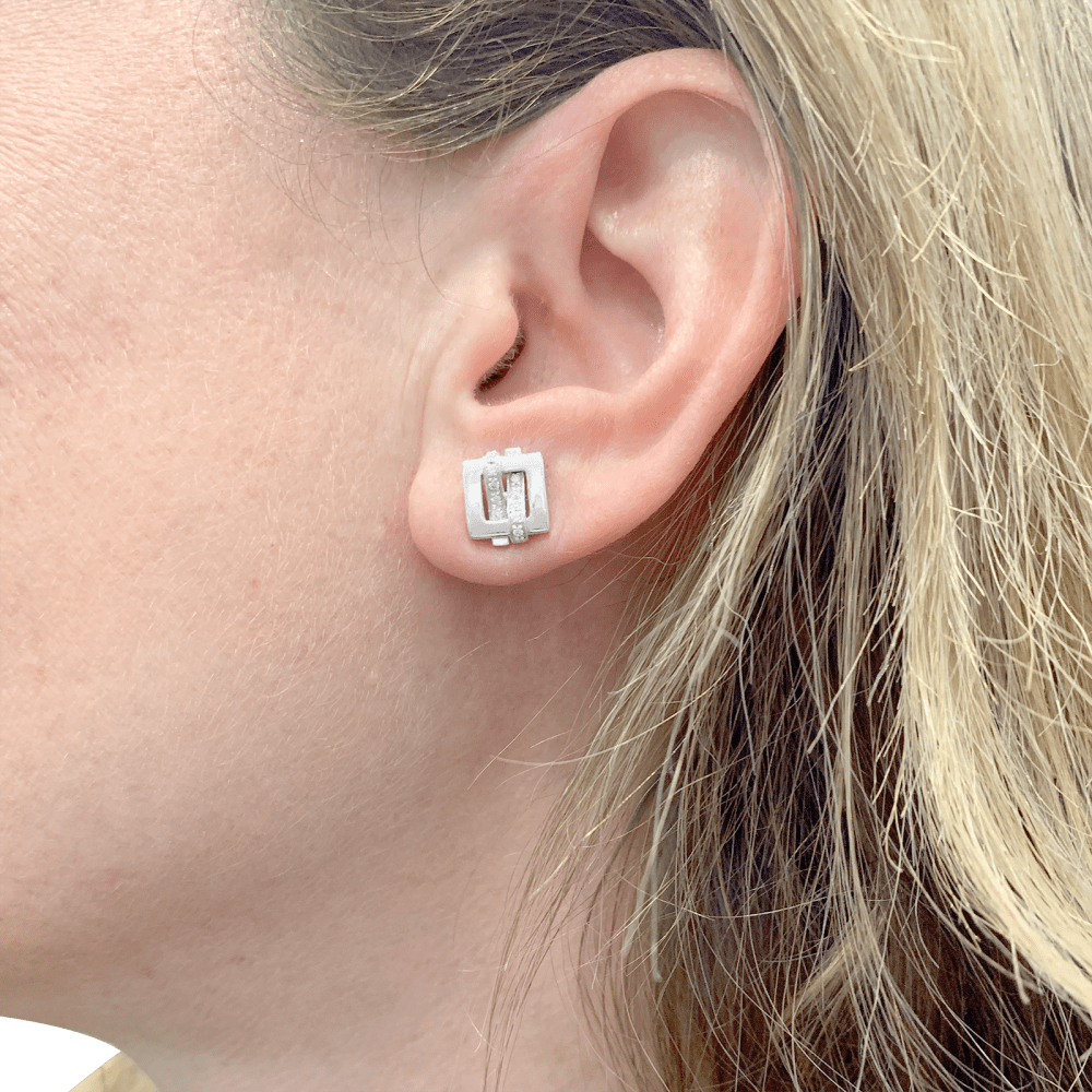 Boucles d'oreilles Boucheron, "Déchaînée", or blanc, diamants. 5