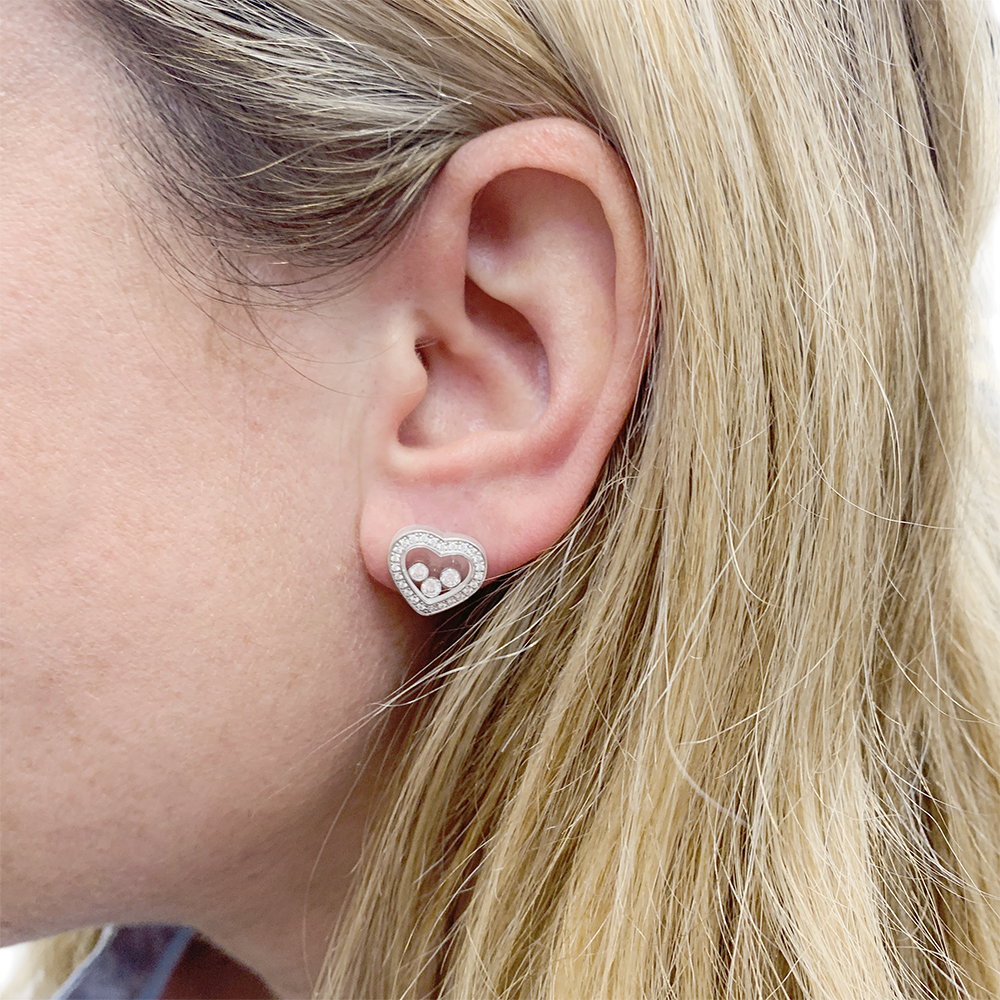 Boucles d'oreilles Chopard "Happy Diamonds" or blanc, diamants. 7