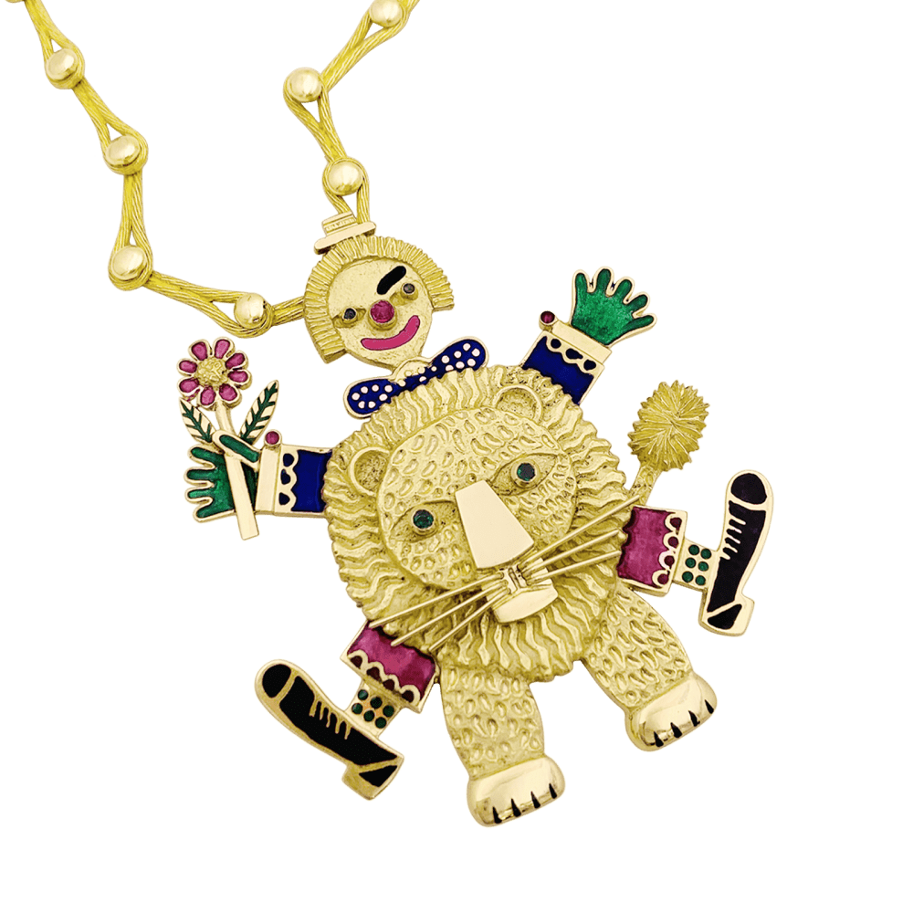 Collier Henri Hecht Maïk, "Le Clown et le Lion", or jaune, émail, rubis et émeraudes.  3