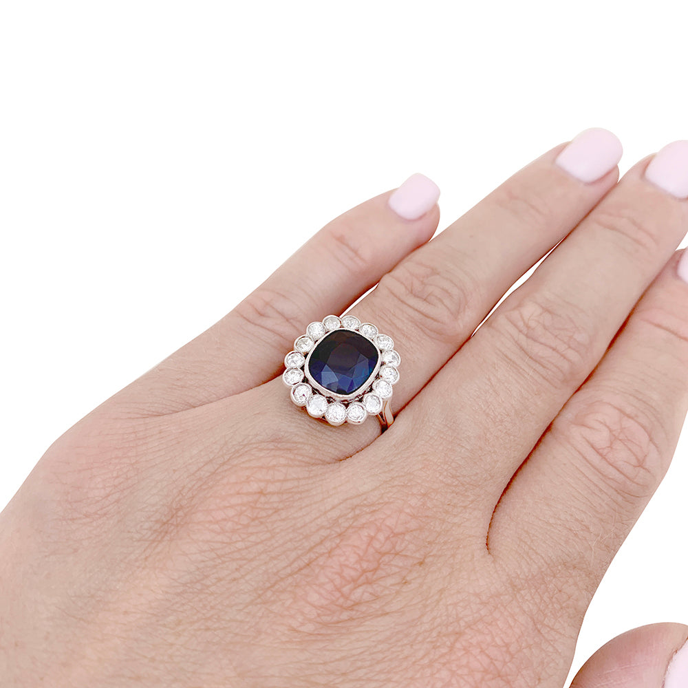 Bague platine, diamants, saphir. 3
