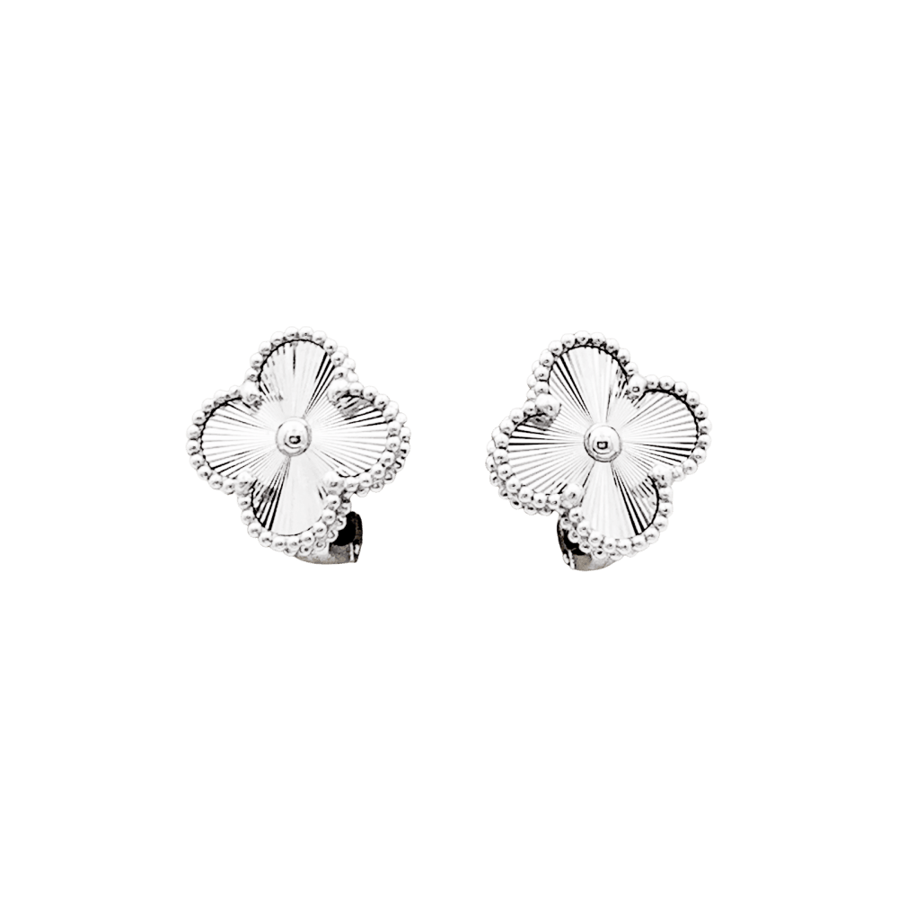 Boucles d'oreilles Van Cleef & Arpels, "Vintage Alhambra", or blanc. 1