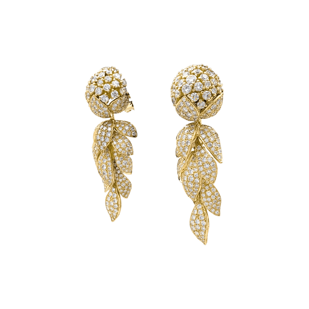 Boucles d'oreilles Cartier, "Fleurs et feuillages", or jaune et diamants.  2