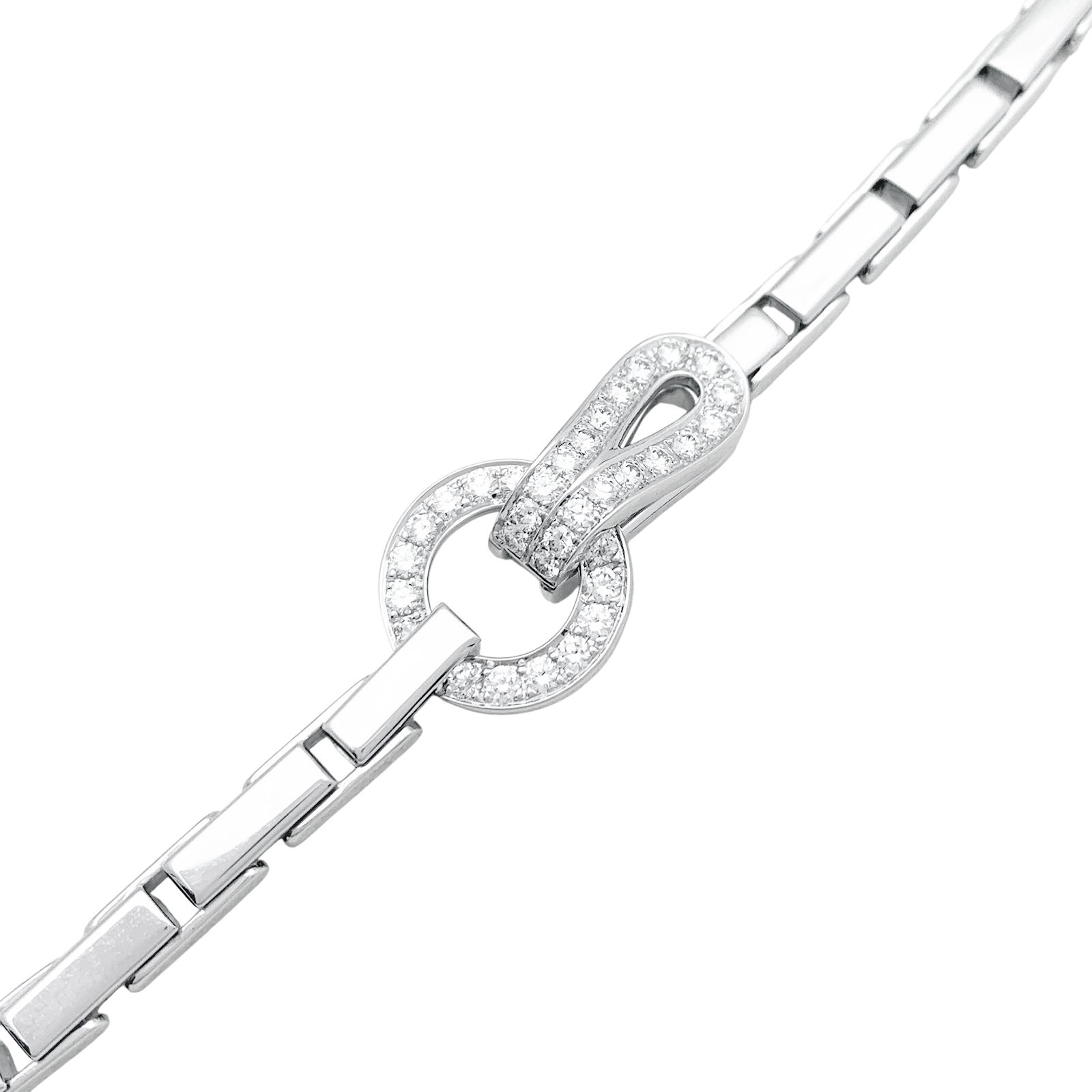 Collier Cartier "Agrafe" en or blanc et diamants. 3