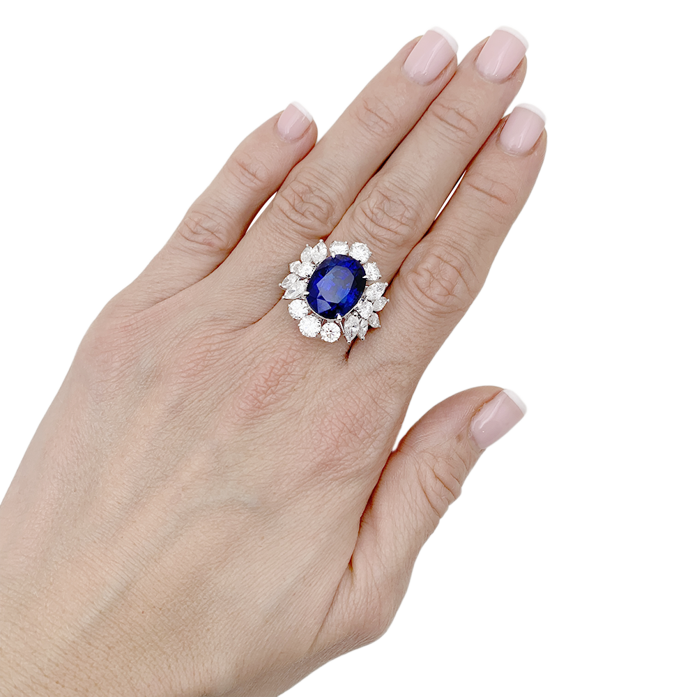 Bague or blanc, diamants, saphir. 6