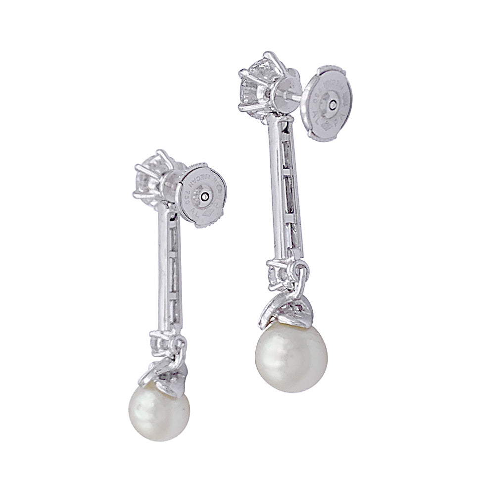 Boucles d'oreilles pendantes or blanc, platine, perles et diamants. 1