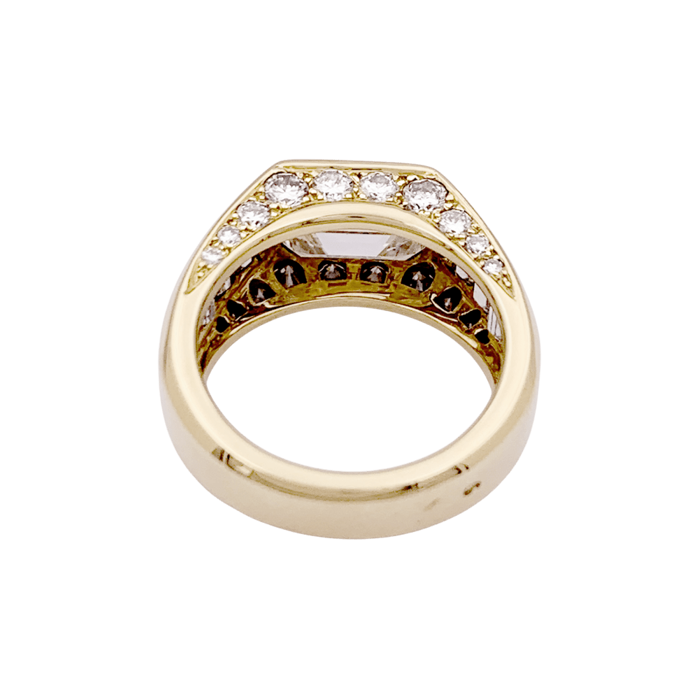Bague O.J. Perrin, or jaune et diamants.  5