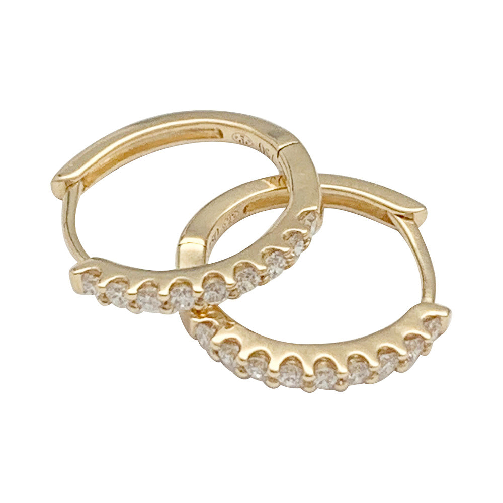 Paire de petites créoles en or jaune, diamants. 3