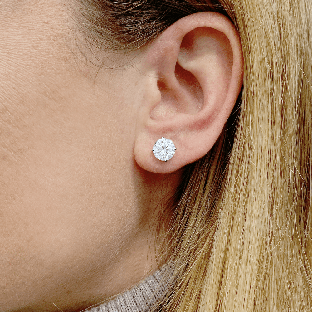Puces d'oreilles diamants et or blanc.  6