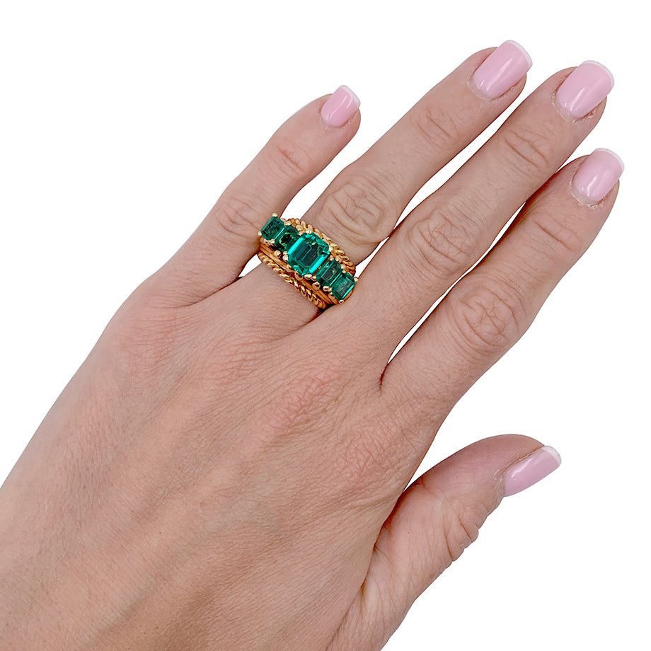Bague vintage or jaune, émeraudes. 6