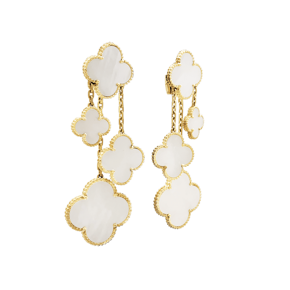 Boucles d'oreilles Van Cleef & Arpels, "Magic Alhambra", or jaune et nacre. 3