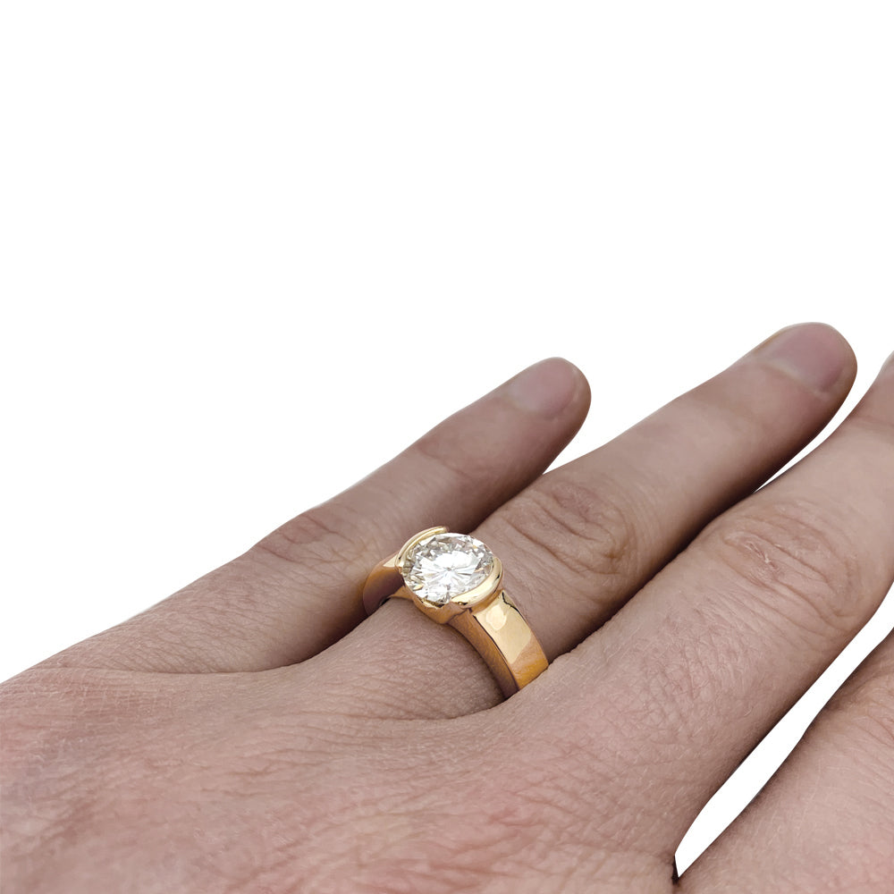 Bague en or jaune, diamants 2,09 cts G/VVS1. 6