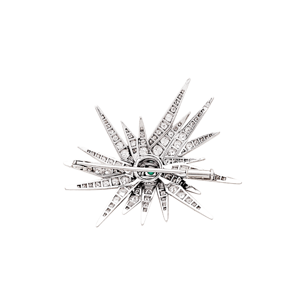 Broche "Étoile", or blanc, platine, émeraudes et diamants. 4